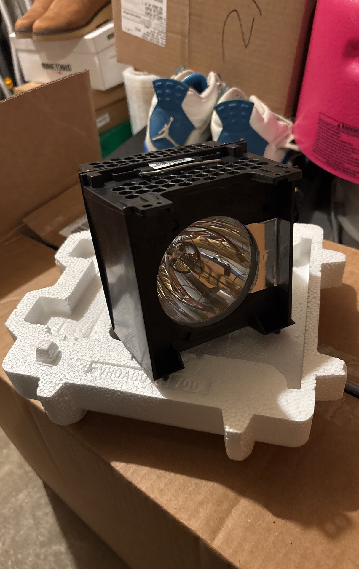 Toshiba Y66-lmp Projector Lamp With Module