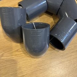 Unused 2 PVC Spears And 4 Coupling 2 1/2