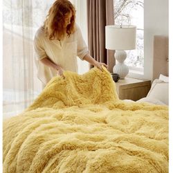BEDSURE GET COZY BLANKET Yellow color 