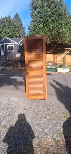 Vented Wood  28x80 Interior