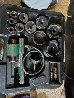 Greenlee Slug-Buster 1/2" to 4" Hydraulic Punch Kit (Model 7310SB / 38520).