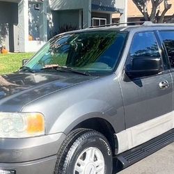 2004 Ford Expedition XLT 4X4