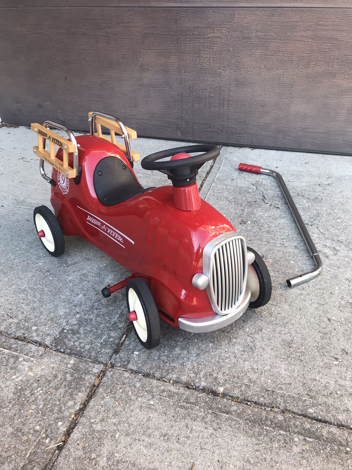 Firetruck - Decorative piece - Radio Flyer Fire Engine #9. 