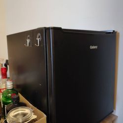 Small Refrigerator Cubic