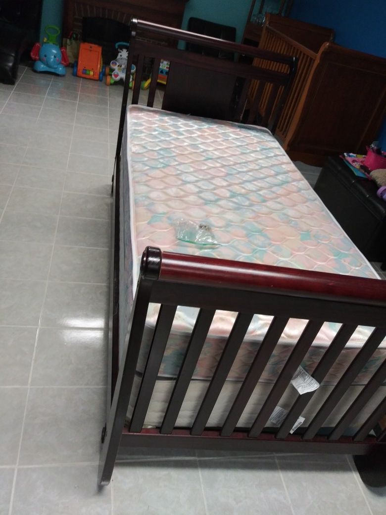 Twin kids bed