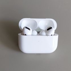 Wireless earbuds 