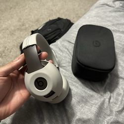 Beats Studio Pro // (color: brown)