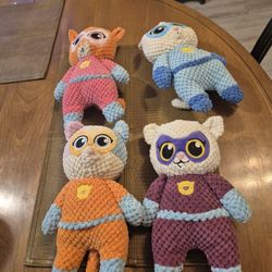 Four Disney super kitty's plush toy