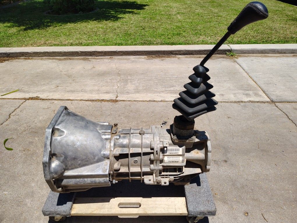 NV1500 / NV2550 5 Speed Manual Trans