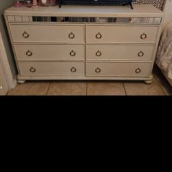 white 6 drawers dresser 