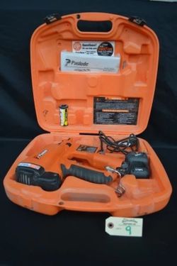 Paslode 18 Gauge Cordless Brad Nailer w/ Battery & Charger – Fully Operational