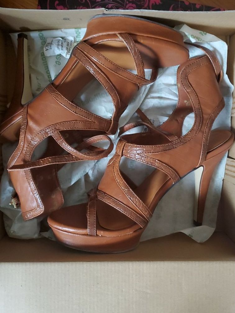 Dollhouse Brown Platform Heels Size 7