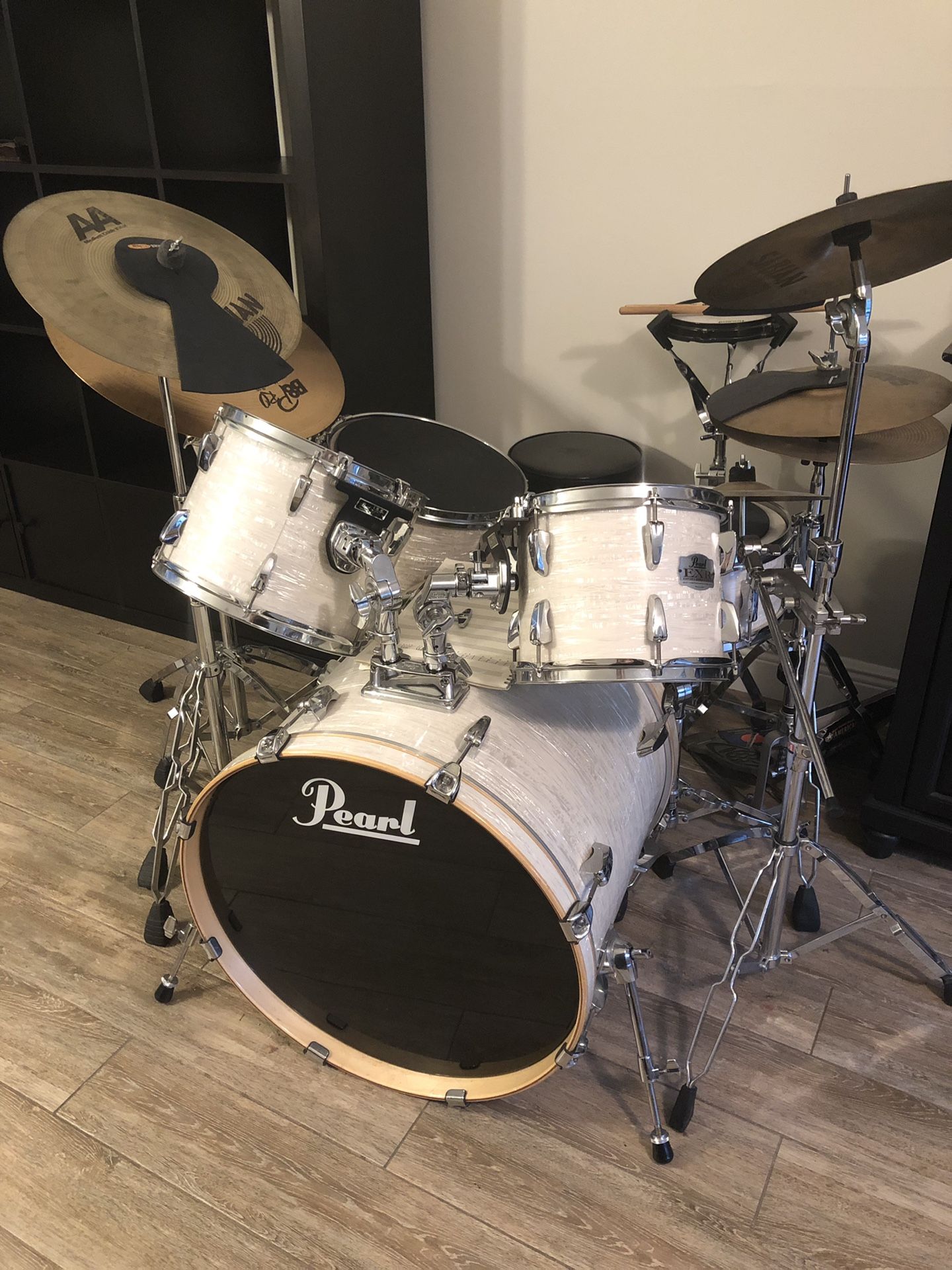 Pearl EXR export series 5 piece Drum Set with cymbals & mutes!!