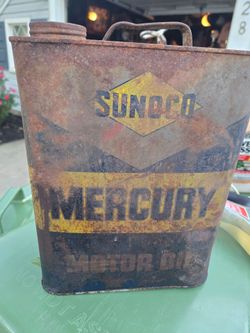 Vintage sunoco 2 gallon oil can