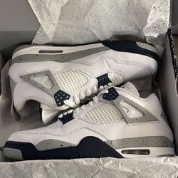 Jordan 4 Midnight Navy Size 11
