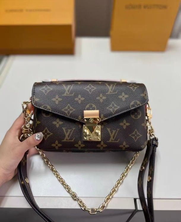 Louis Vuitton classic printed single-shoulder crossbody bag