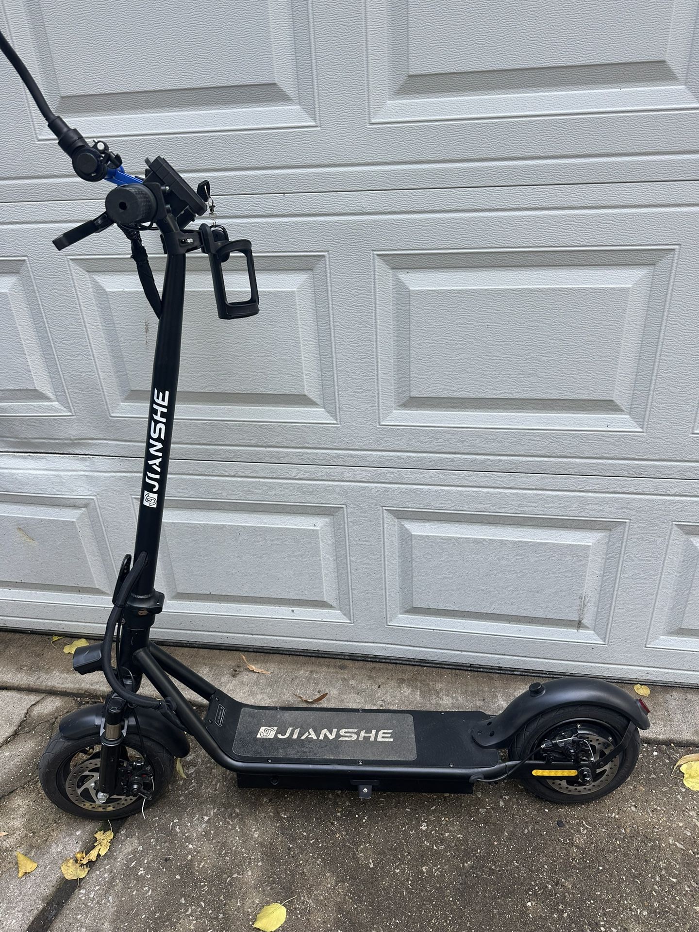 Electric scooter