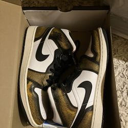 Air Jordan 1 Mid
