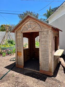 FREE kids playhouse 3’x4’x5’h