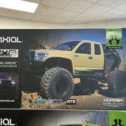 Axial SCX6 Trail Honcho 1/6 Scale Rock Crawler