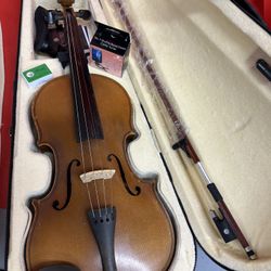 Made in Czechoslovakia 4/4 Strad Copy Violin Vintage Antique New Bow