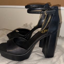 Black Heels With Gold Chain 