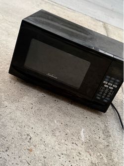 Sunbeam 700W Microwave, Works, Needs Cleaning