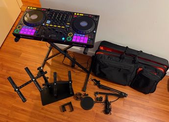 DDJ 1000 for Rekordbox w/ case stand , , laptop / headphone  rig , & mic accessories