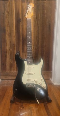 Classic Series '60s
StratocasterR, Rosewood Fingerboard, Black