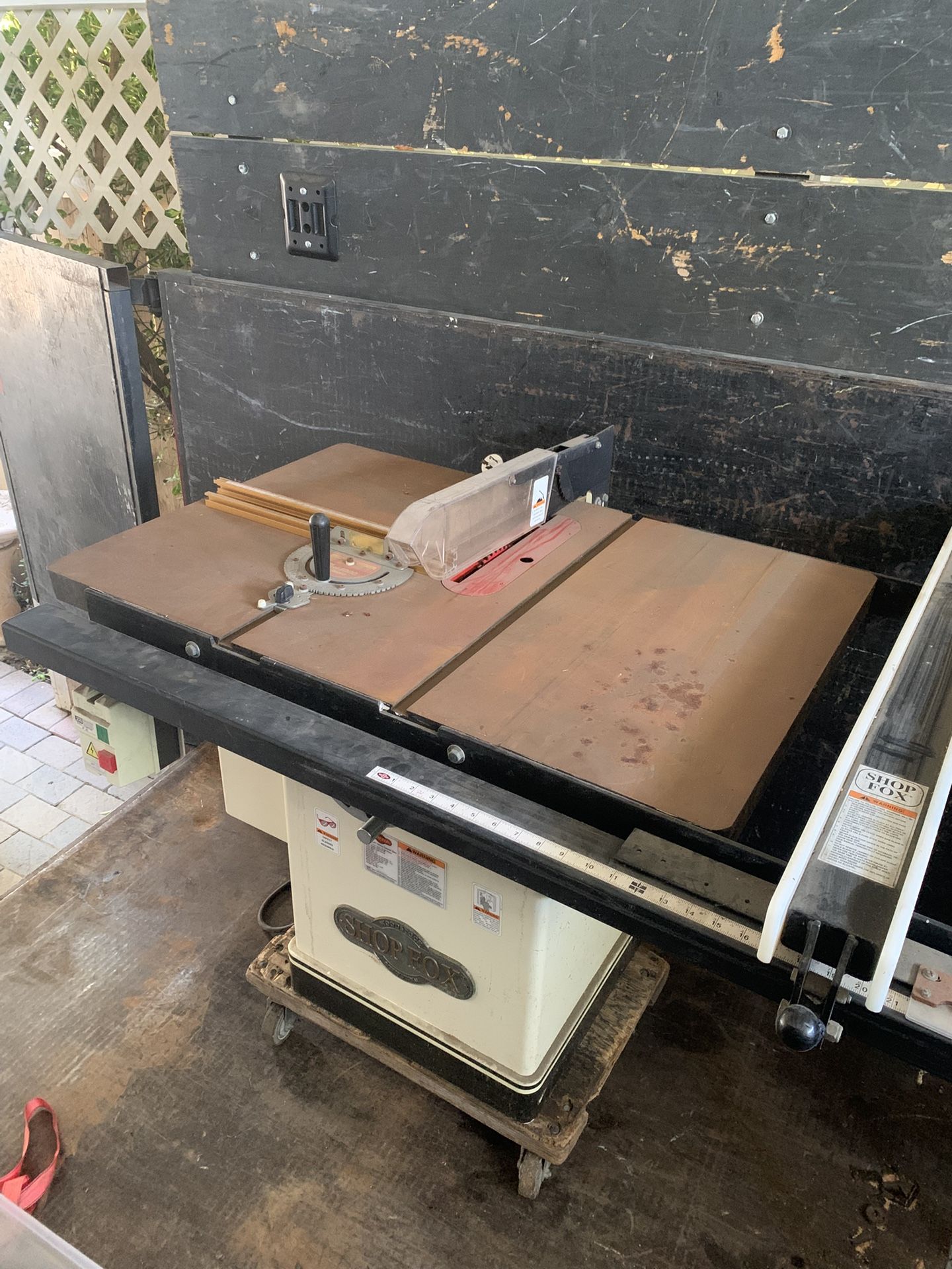 Shop Fox table saw.