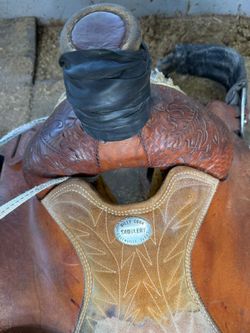 Roping saddle