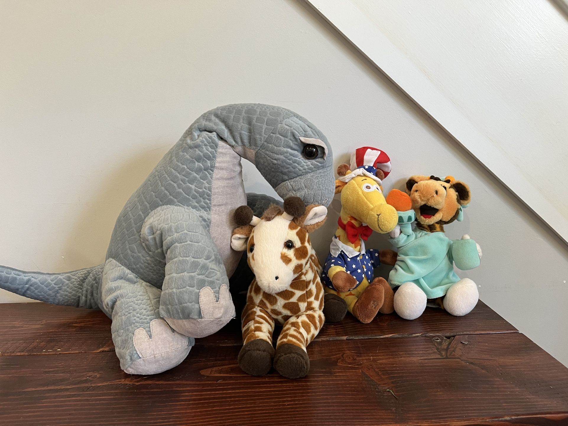 4 Toys R Us Geoffrey Giraffe Plush Stuffed Animal Lot Set Dinosaur Brontosaurus