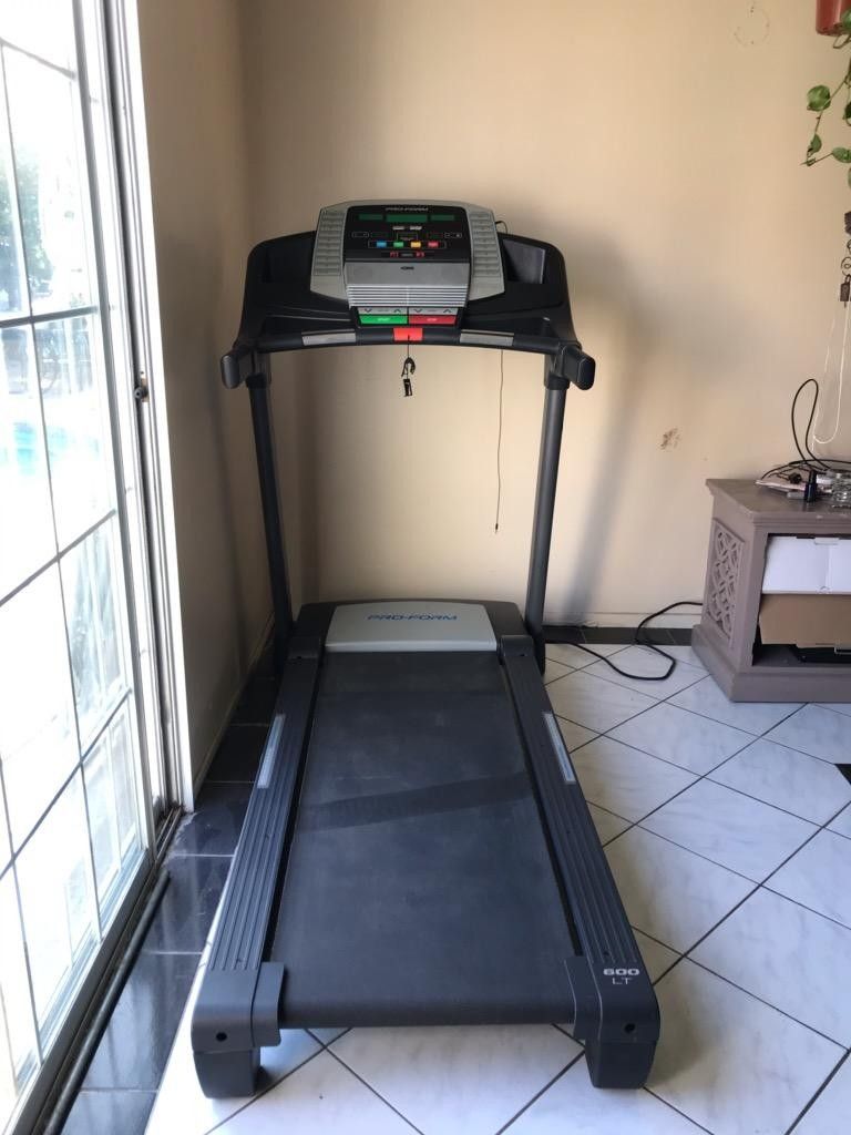 Proform 600 LT Treadmill for Sale in Garden Grove, CA OfferUp