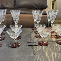 Crystal Glasses W Red Bottom