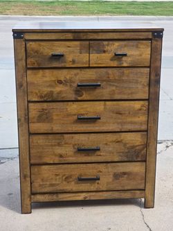 DRESSER