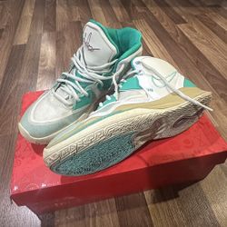 Nike Kyrie 8 Infinity Golden Tribute Sue Bird Keep Sue Fresh Ivory Turquoise Size 11