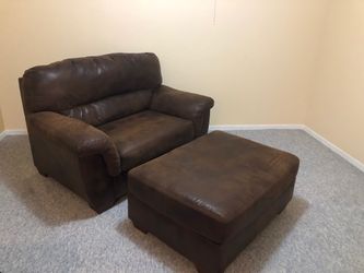 Frontier Canyon brown Two Seat Sofa with Ottoman $325