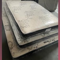 Cal king size mattress / Colchon