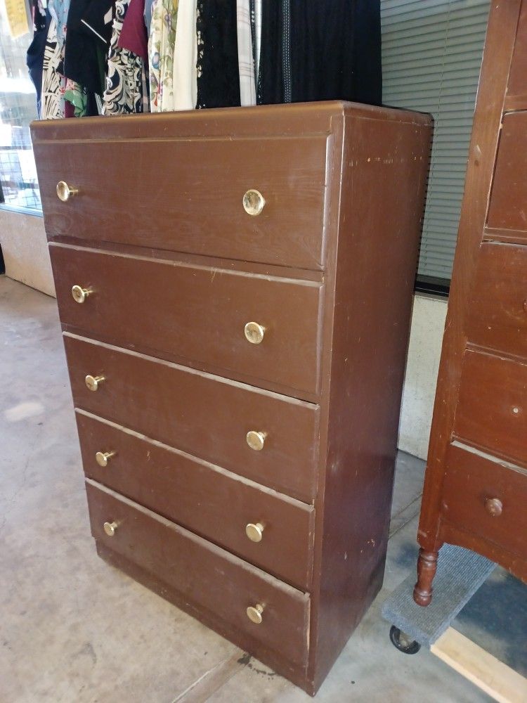 Dresser