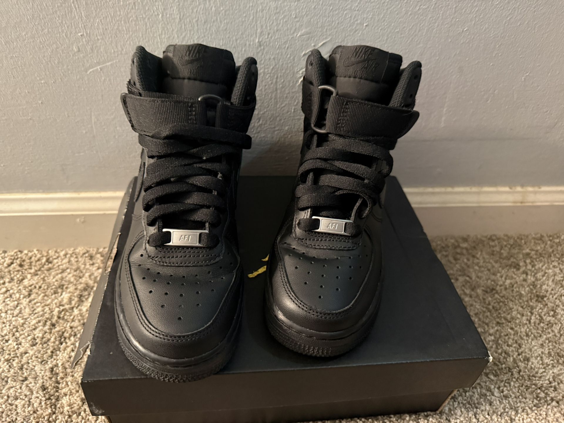Nike Air Force 1 '07 Mid Triple Black Size 5 Men’s 