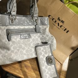 Coach purse and wallet
