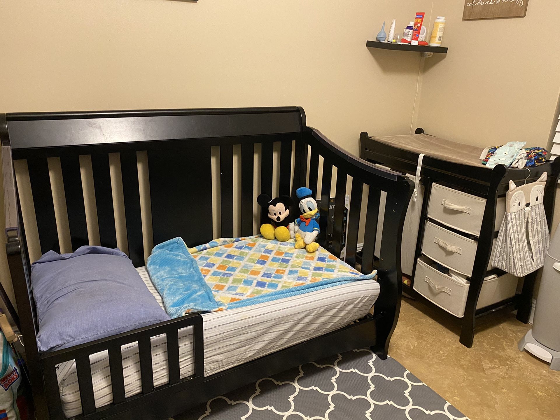 Nursery/Toddler/Full Bedroom Set