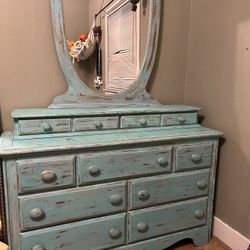 Large 9 Drawer Solid Wood Dresser W/ Mirror