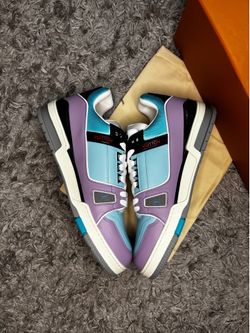 Lv shoe size 11