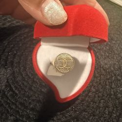 Beautiful 14 Karat Gold Women Ring Size 7