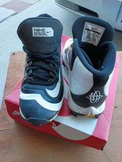 Nike bsbl cleats