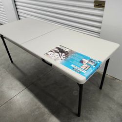 Brand new unused 6’ Table portable
