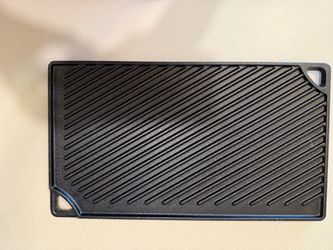 Lodge Cast Iron - reversible grill & griddle