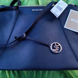 New Michael Kors Purse