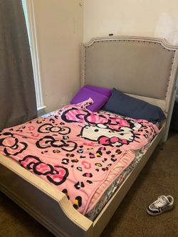 Queen size bed/bed frame included